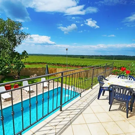 Lanima With Private Pool And Sea View فيلة